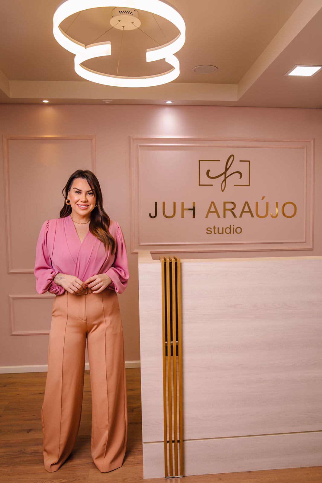 Juh Araújo no studio em Caxias do Sul